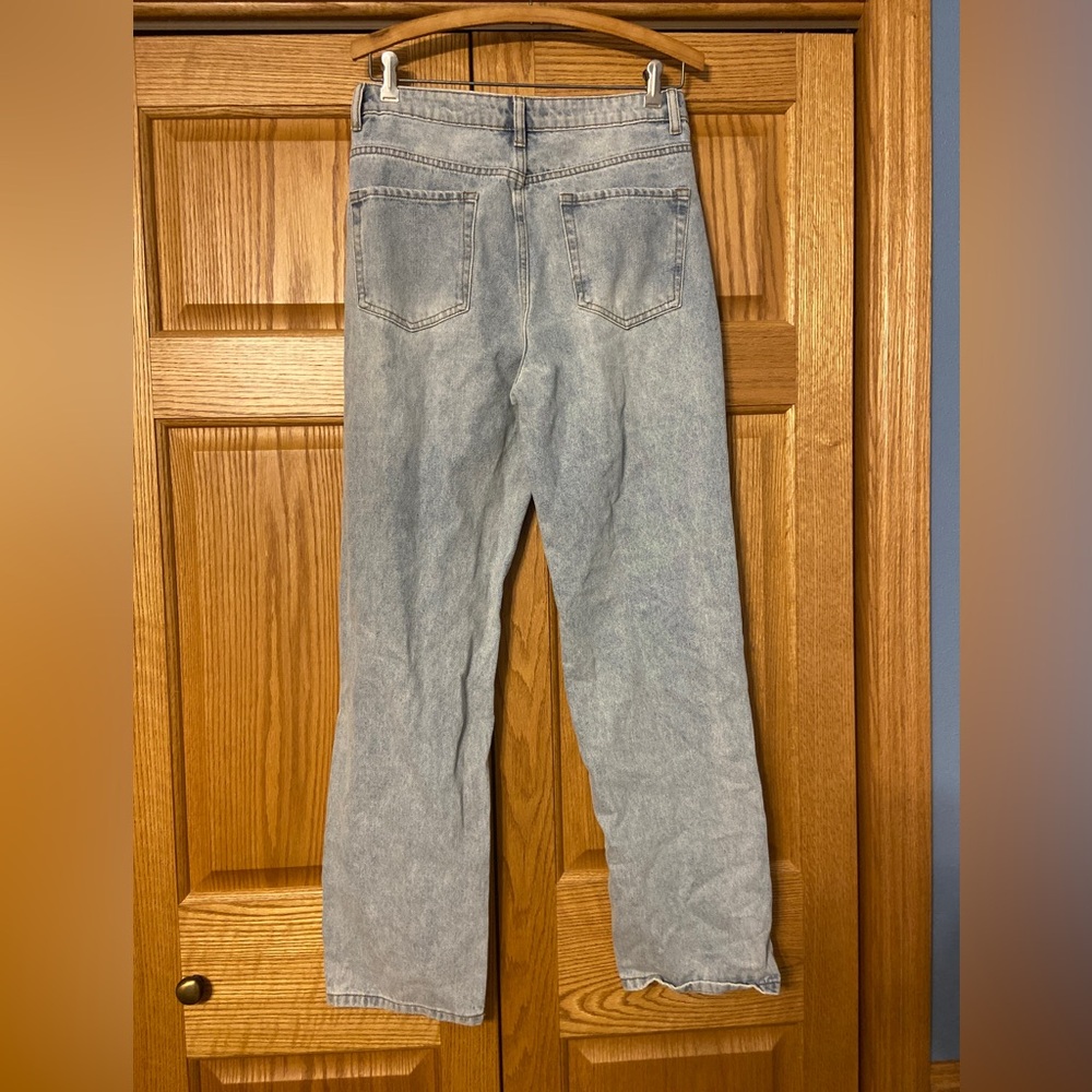 Edikted Distressed Blue Jeans - Picture 3 of 4
